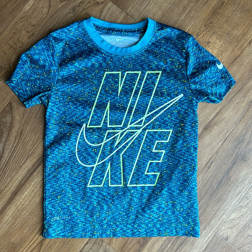 Nike Boys Dri-Fit T-Shirt Size Small (5)